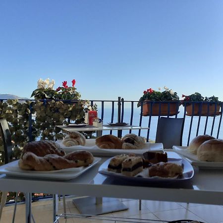 تاورمينا Athena Charming Rooms المظهر الخارجي الصورة