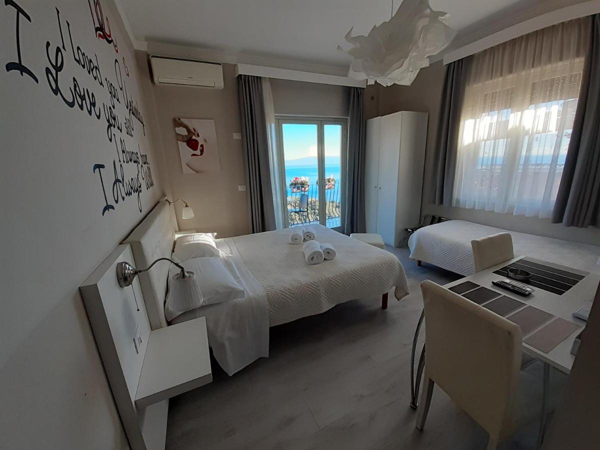 تاورمينا Athena Charming Rooms المظهر الخارجي الصورة