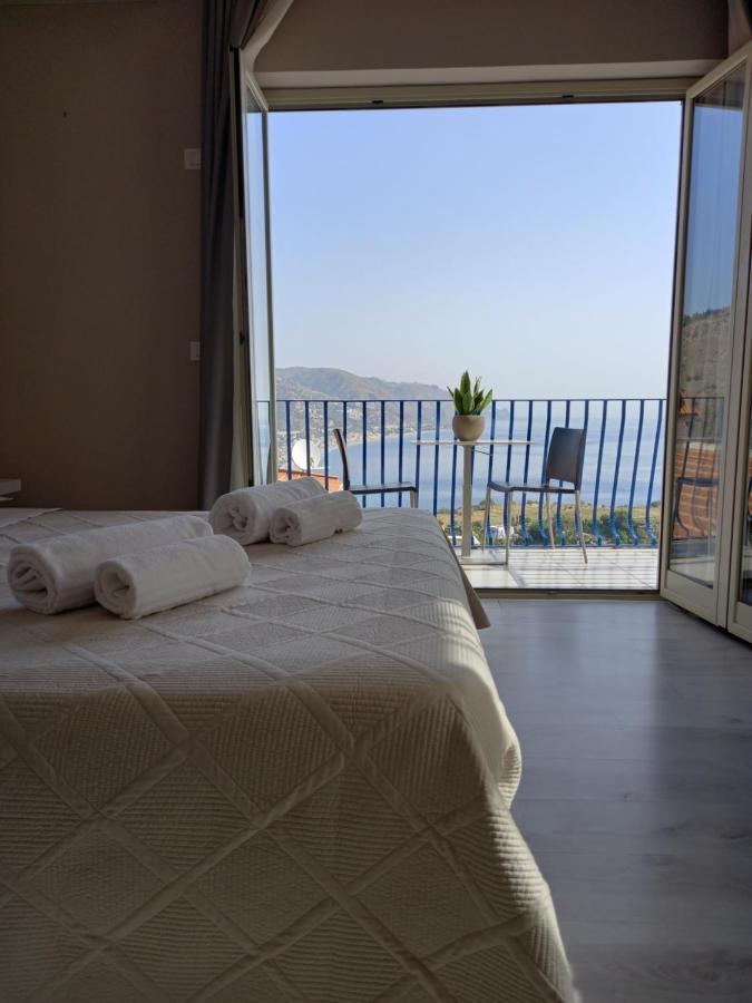 تاورمينا Athena Charming Rooms المظهر الخارجي الصورة
