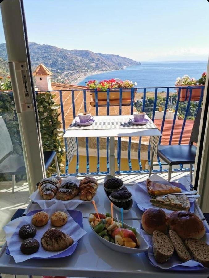 تاورمينا Athena Charming Rooms المظهر الخارجي الصورة