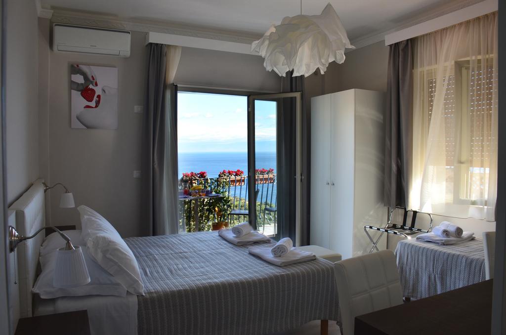 تاورمينا Athena Charming Rooms المظهر الخارجي الصورة