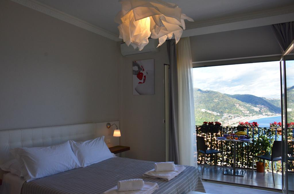 تاورمينا Athena Charming Rooms المظهر الخارجي الصورة