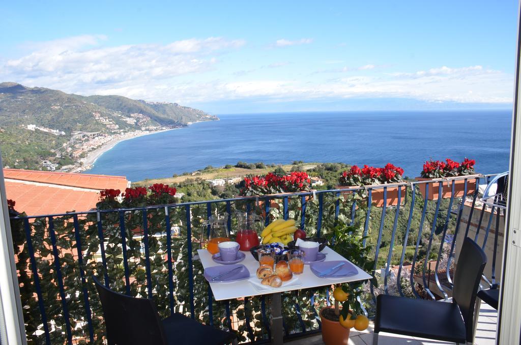 تاورمينا Athena Charming Rooms المظهر الخارجي الصورة
